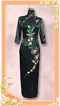 用高級真絲料，配上中國
著名湘繡，繡上別具特色
之花圖案，更覺豔麗。
(多色)