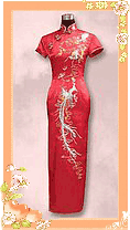 大紅真絲面料，用最高技
巧綉上金銀線龍鳳圖案
，顯中國傳統新娘子特色
，倍添高貴，可做白或粉
紅色。